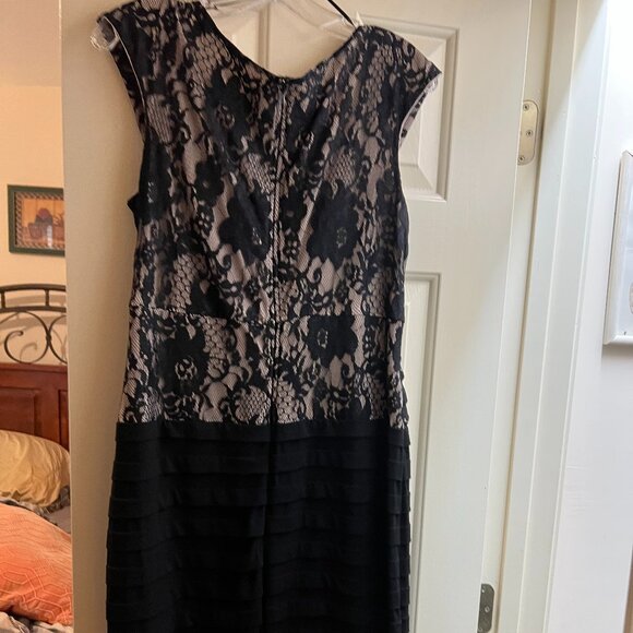 Black lace short, sleeveless dress by Sangria - Picture 4 of 5